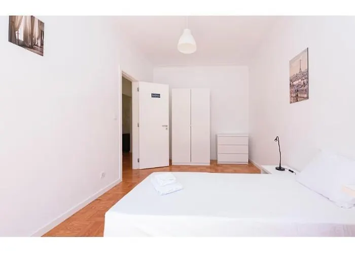 Houze Comfortable In Laranjeiras דירה ליסבון